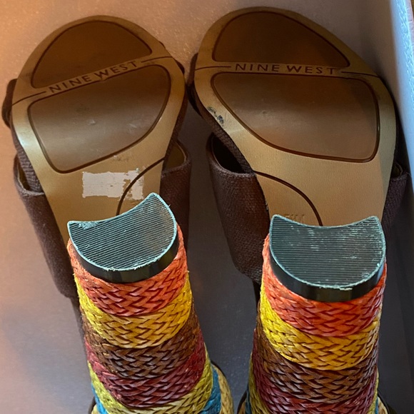 Like new Nine West Heels Colourful Rattan Material - Picture 7 of 9